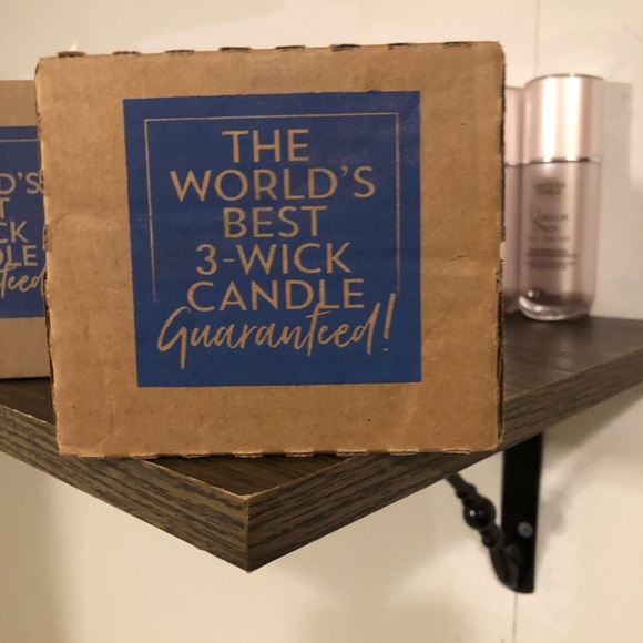 NWT Bath & Body Works 3 Wick Mahogany Rose Candle 🕯️ - Picture 2 of 3